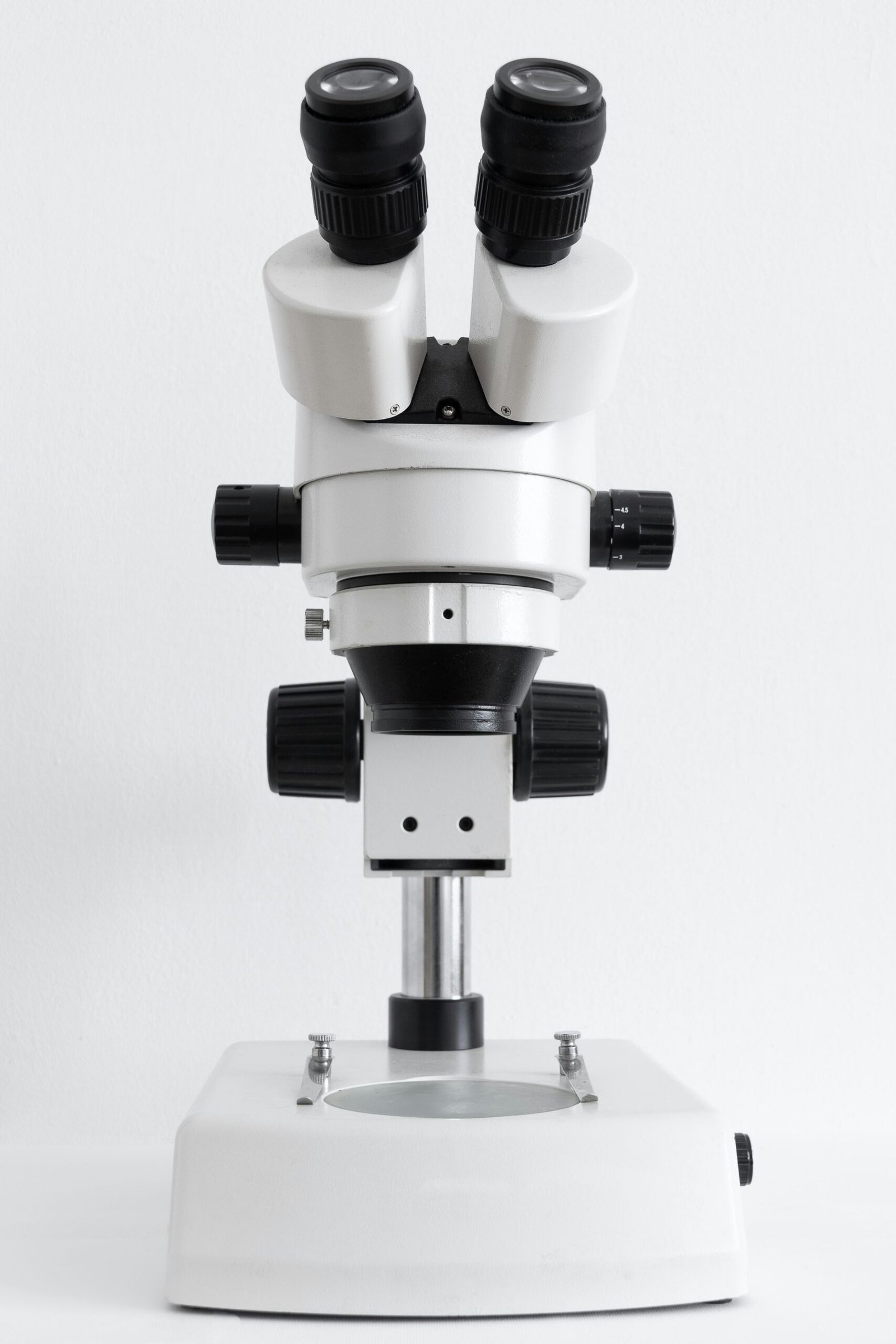 De Ontdekking van de Microscoop en de Opkomst van de Microbiologie